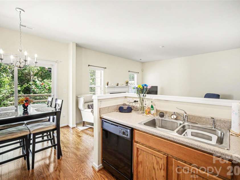 14262 Tamarack Drive, Charlotte, NC 28273.  MLS# CAR4337195, YatesRealty ID 31641. 