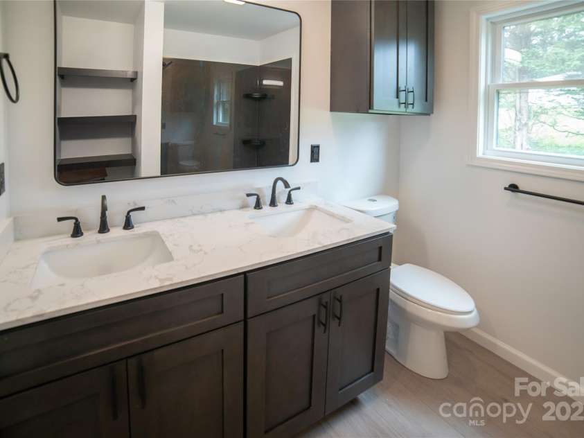 4364 Grover Place, Granite Falls, NC 28630.  MLS# CAR4263495, YatesRealty ID 31641. Hallway Full Bathroom