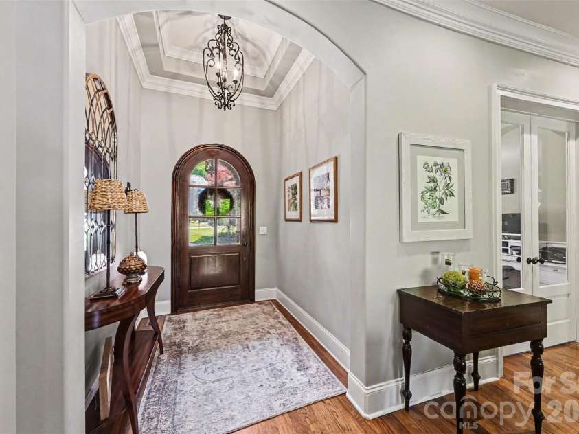 295 Bent Tree Drive, Stanley, NC 28164.  MLS# CAR4356670, YatesRealty ID 31642. Foyer - Entryway