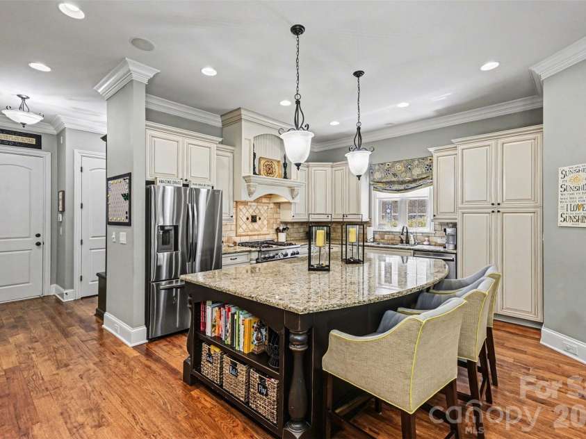 295 Bent Tree Drive, Stanley, NC 28164.  MLS# CAR4356670, YatesRealty ID 31642. Kitchen/Island