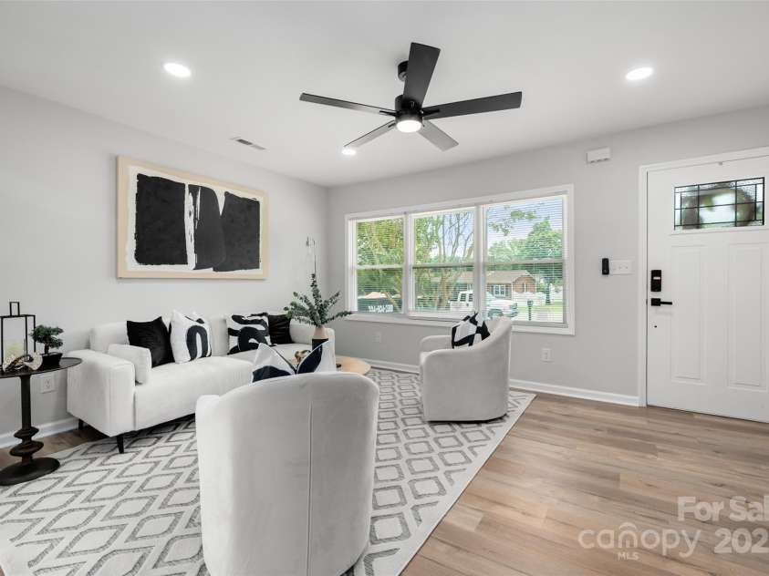 756 Logan Street, Mooresville, NC 28115.  MLS# CAR4268702, YatesRealty ID 31642. 