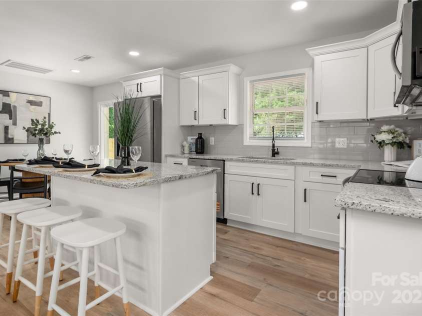 756 Logan Street, Mooresville, NC 28115.  MLS# CAR4268702, YatesRealty ID 31642. 