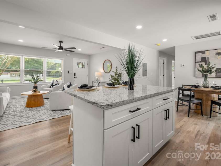 756 Logan Street, Mooresville, NC 28115.  MLS# CAR4268702, YatesRealty ID 31642. 