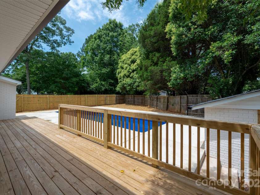 756 Logan Street, Mooresville, NC 28115.  MLS# CAR4268702, YatesRealty ID 31642. 