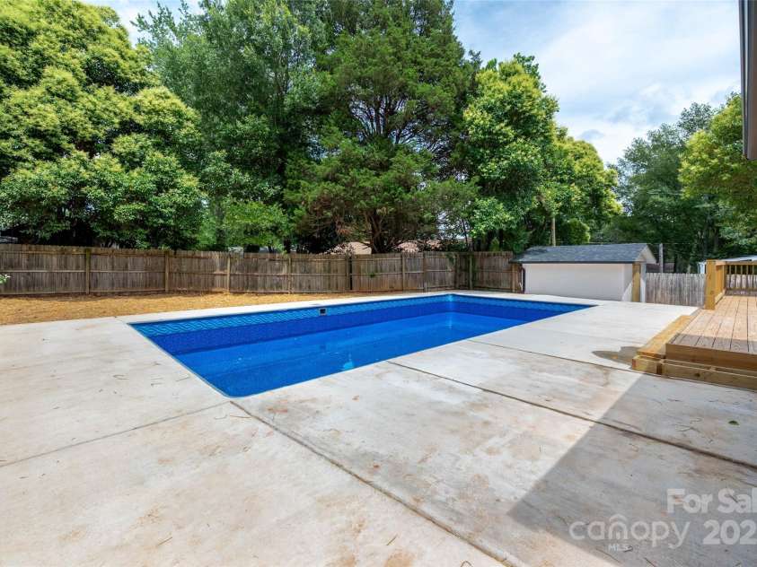 756 Logan Street, Mooresville, NC 28115.  MLS# CAR4268702, YatesRealty ID 31642. 