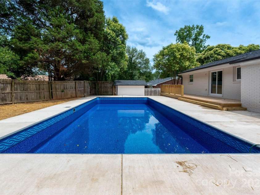 756 Logan Street, Mooresville, NC 28115.  MLS# CAR4268702, YatesRealty ID 31642. 