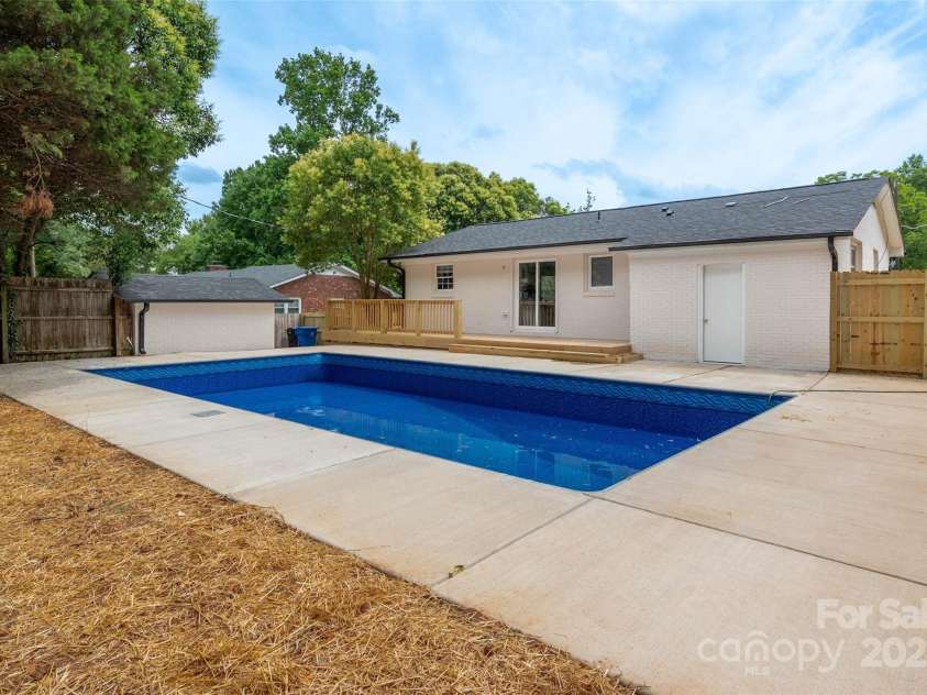 756 Logan Street, Mooresville, NC 28115.  MLS# CAR4268702, YatesRealty ID 31642. 