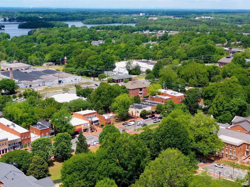 125 UTILITY Lane, Mooresville, NC 28117.  MLS# CAR4286425, YatesRealty ID 31643. 