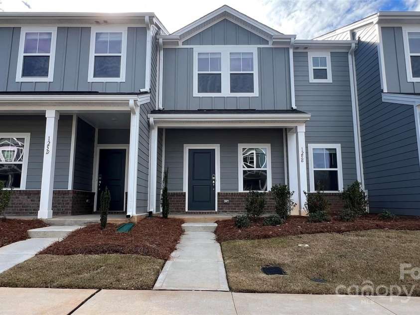 125 UTILITY Lane, Mooresville, NC 28117.  MLS# CAR4286425, YatesRealty ID 31643. 