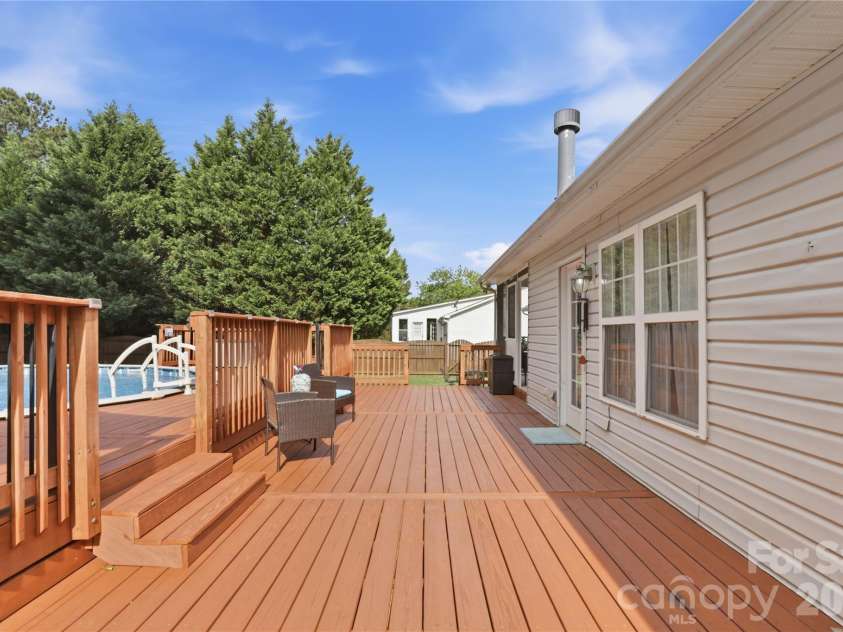 1689 Willowbrook Drive, Fort Mill, SC 29708.  MLS# CAR4376340, YatesRealty ID 31644. 