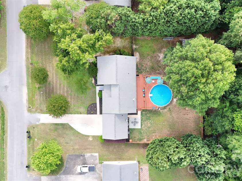 1689 Willowbrook Drive, Fort Mill, SC 29708.  MLS# CAR4376340, YatesRealty ID 31644. 