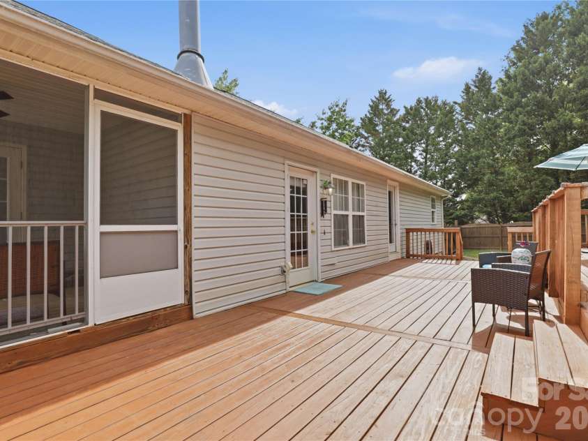 1689 Willowbrook Drive, Fort Mill, SC 29708.  MLS# CAR4376340, YatesRealty ID 31644. Deck - Ohana Construction 2022