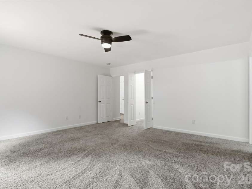 1689 Willowbrook Drive, Fort Mill, SC 29708.  MLS# CAR4376340, YatesRealty ID 31644. Primary Bedroom