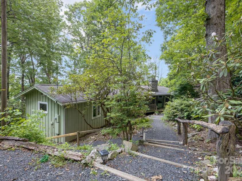 203 Laurel Lane, Little Switzerland, NC 28749.  MLS# CAR4276021, YatesRealty ID 31644. 