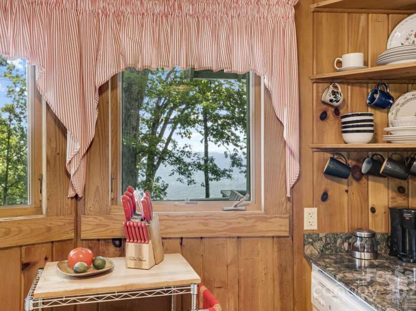 203 Laurel Lane, Little Switzerland, NC 28749.  MLS# CAR4276021, YatesRealty ID 31644. 