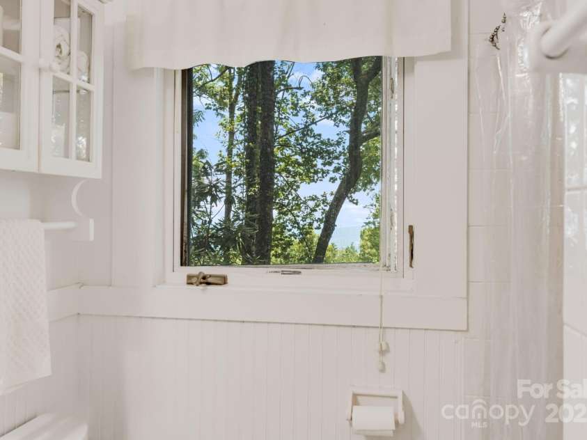 203 Laurel Lane, Little Switzerland, NC 28749.  MLS# CAR4276021, YatesRealty ID 31644. 