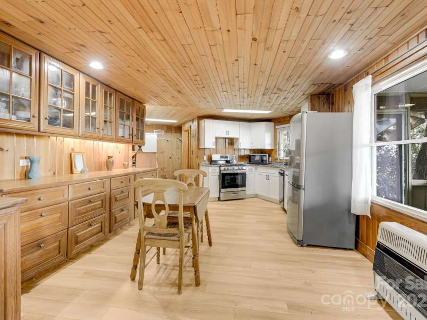 203 Laurel Lane, Little Switzerland, NC 28749.  MLS# CAR4276021, YatesRealty ID 31644. 