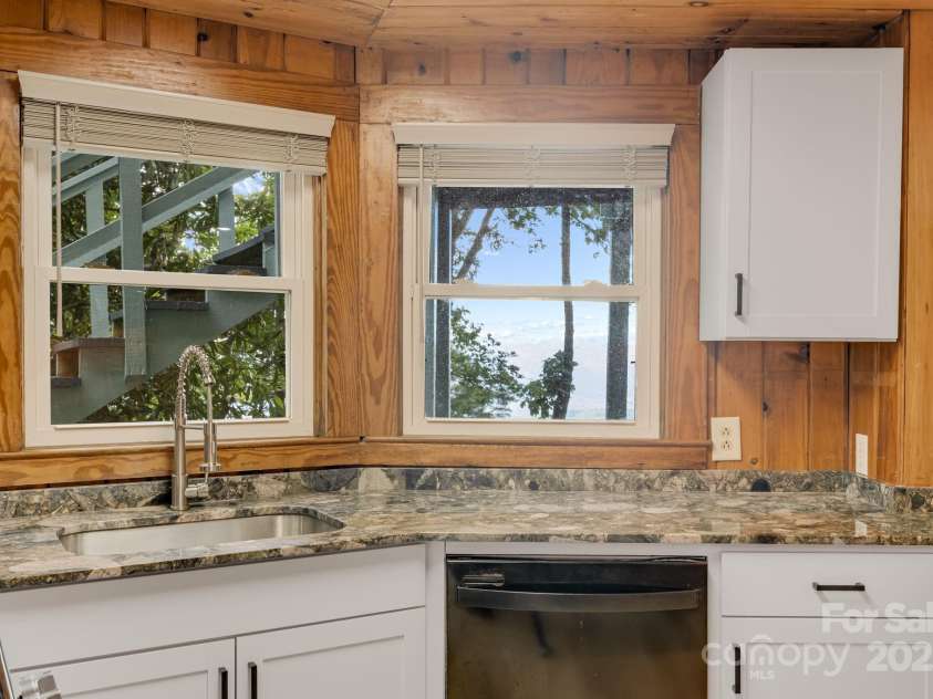 203 Laurel Lane, Little Switzerland, NC 28749.  MLS# CAR4276021, YatesRealty ID 31644. 