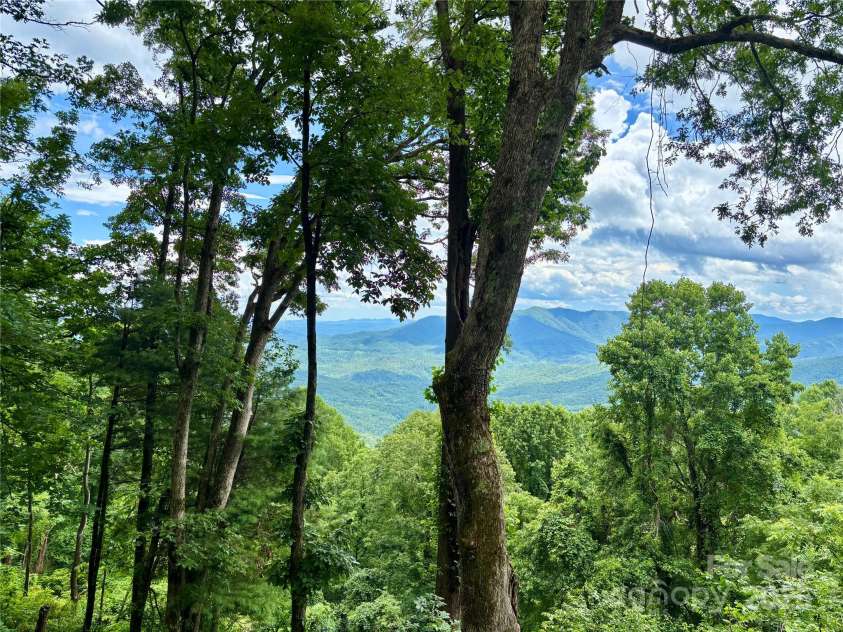 203 Laurel Lane, Little Switzerland, NC 28749.  MLS# CAR4276021, YatesRealty ID 31644. 