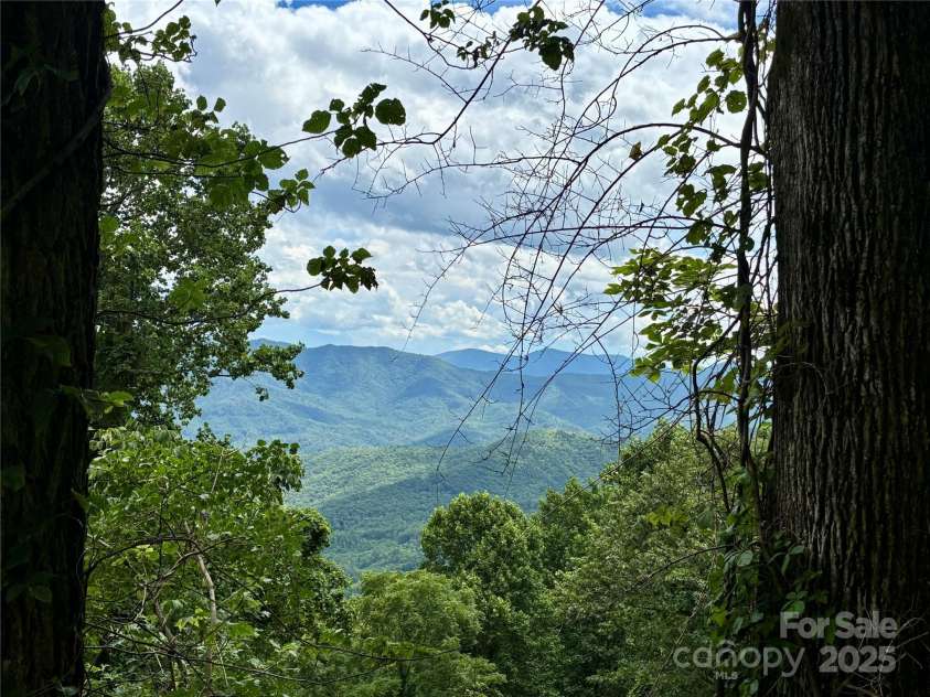 203 Laurel Lane, Little Switzerland, NC 28749.  MLS# CAR4276021, YatesRealty ID 31644. 