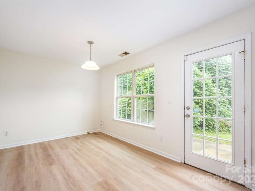1413 Braveheart Lane, Charlotte, NC 28216.  MLS# CAR4290480, YatesRealty ID 31645. 