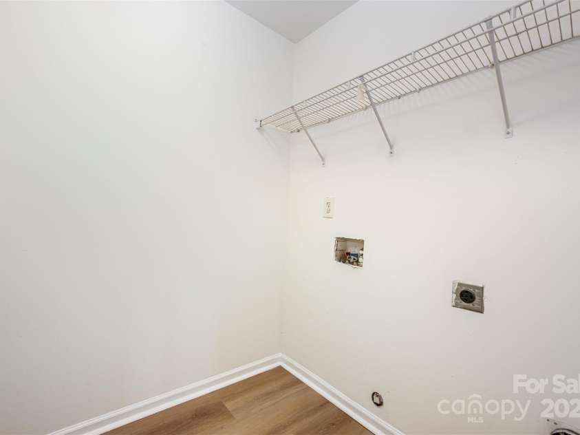 1413 Braveheart Lane, Charlotte, NC 28216.  MLS# CAR4290480, YatesRealty ID 31645. Laundry Room