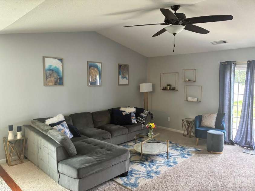 9315 Carrot Patch Drive, Charlotte, NC 28216.  MLS# CAR4377265, YatesRealty ID 31645. 