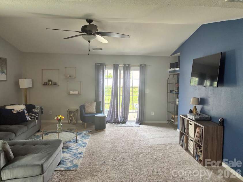 9315 Carrot Patch Drive, Charlotte, NC 28216.  MLS# CAR4377265, YatesRealty ID 31645. 