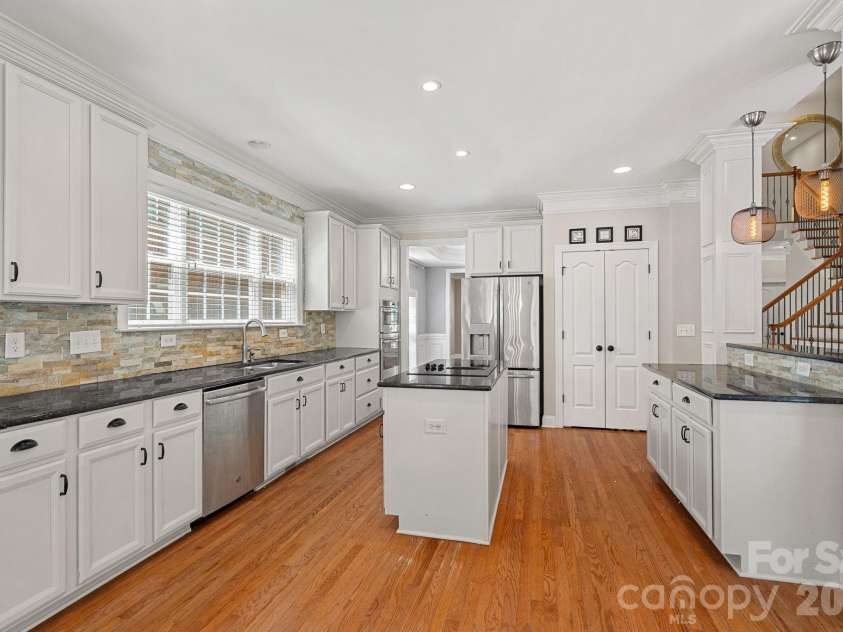 11215 Warfield Avenue, Huntersville, NC 28078.  MLS# CAR4376014, YatesRealty ID 31646. 