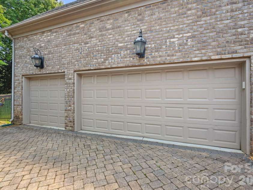 11215 Warfield Avenue, Huntersville, NC 28078.  MLS# CAR4376014, YatesRealty ID 31646. 