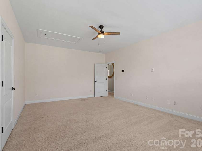 11215 Warfield Avenue, Huntersville, NC 28078.  MLS# CAR4376014, YatesRealty ID 31646. Flexspace/ Gameroom