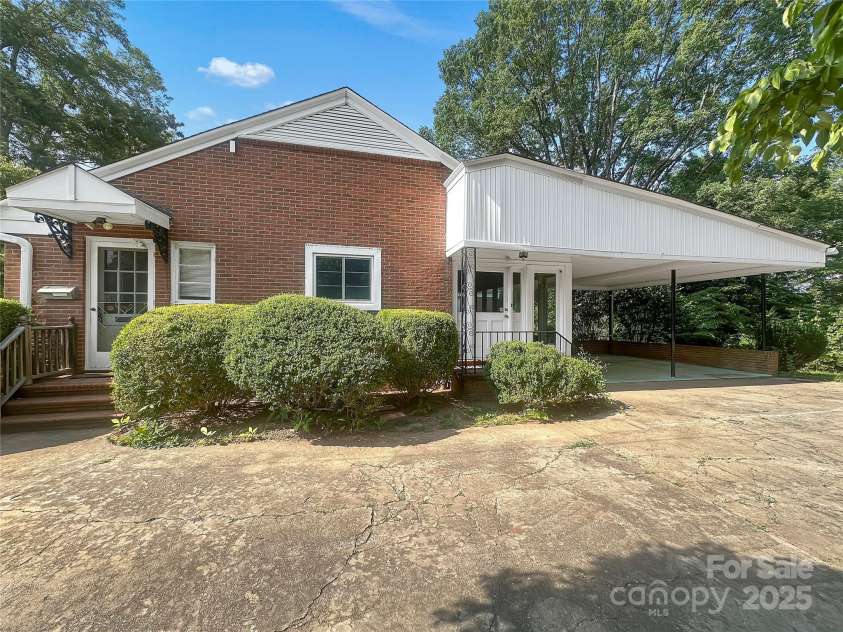 208 Gaston Street, Kings Mountain, NC 28086.  MLS# CAR4280121, YatesRealty ID 31646. 