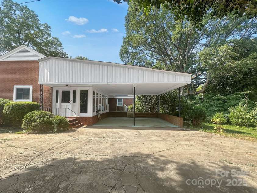 208 Gaston Street, Kings Mountain, NC 28086.  MLS# CAR4280121, YatesRealty ID 31646. 