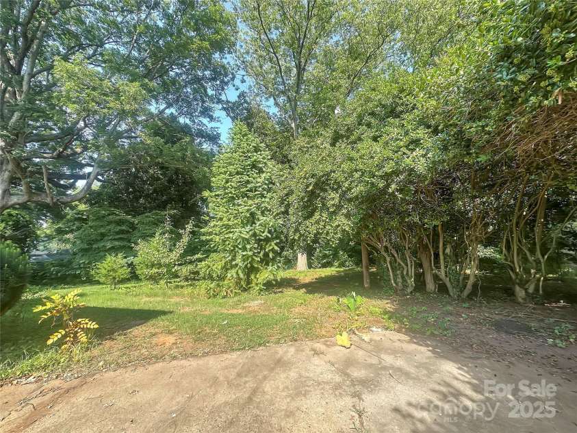 208 Gaston Street, Kings Mountain, NC 28086.  MLS# CAR4280121, YatesRealty ID 31646. 