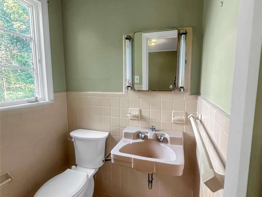 208 Gaston Street, Kings Mountain, NC 28086.  MLS# CAR4280121, YatesRealty ID 31646. 