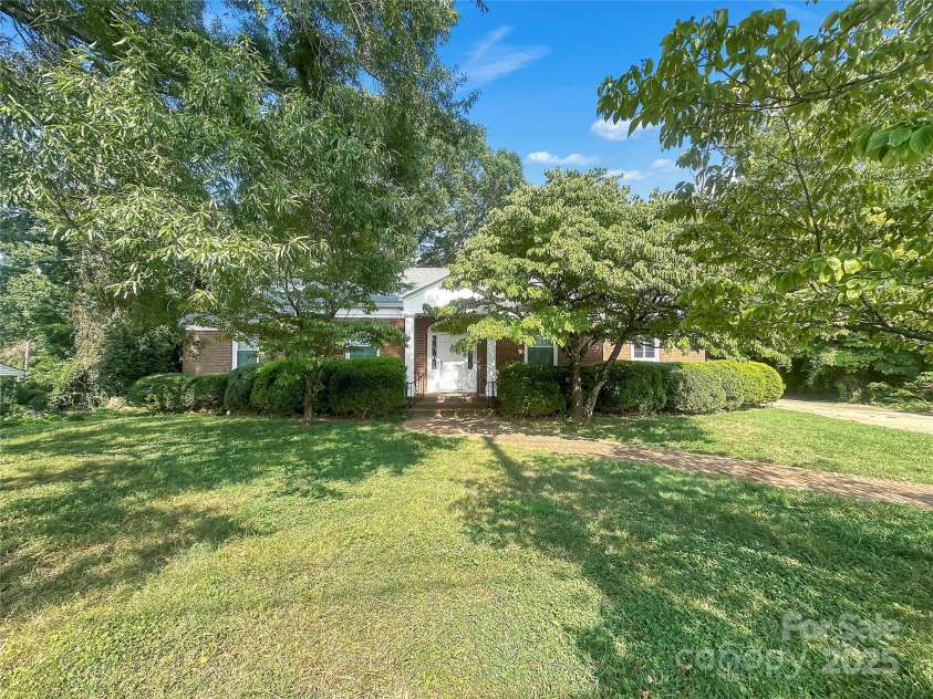 208 Gaston Street, Kings Mountain, NC 28086.  MLS# CAR4280121, YatesRealty ID 31646. 