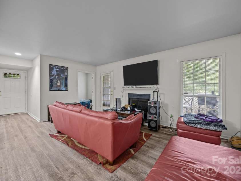 6005 Pinebark Court, Charlotte, NC 28212.  MLS# CAR4288040, YatesRealty ID 31647. 