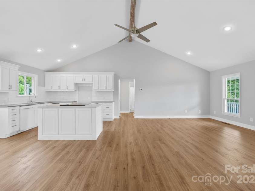 160 Pampas Lane, Mooresville, NC 28117.  MLS# CAR4284753, YatesRealty ID 31648. 
