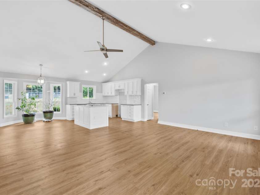160 Pampas Lane, Mooresville, NC 28117.  MLS# CAR4284753, YatesRealty ID 31648. 