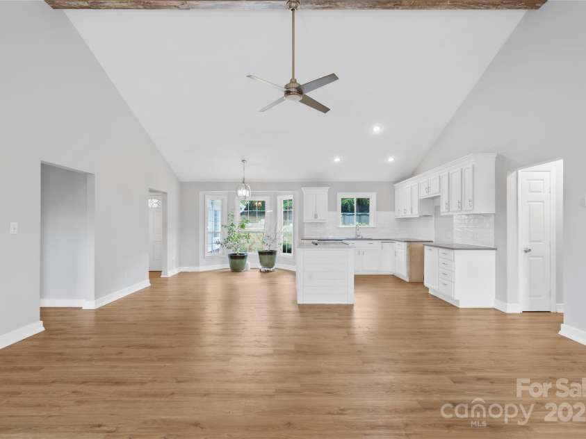 160 Pampas Lane, Mooresville, NC 28117.  MLS# CAR4284753, YatesRealty ID 31648. 