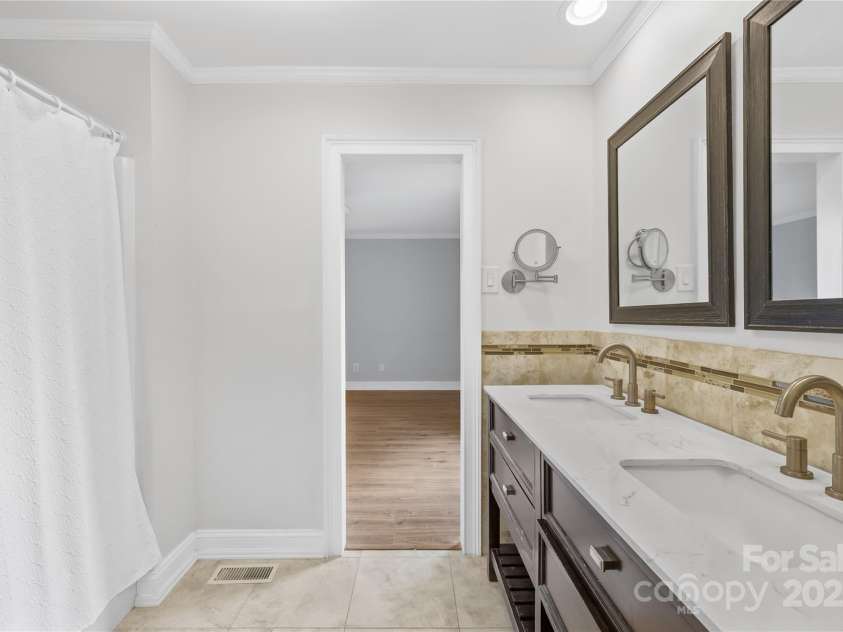 160 Pampas Lane, Mooresville, NC 28117.  MLS# CAR4284753, YatesRealty ID 31648. 