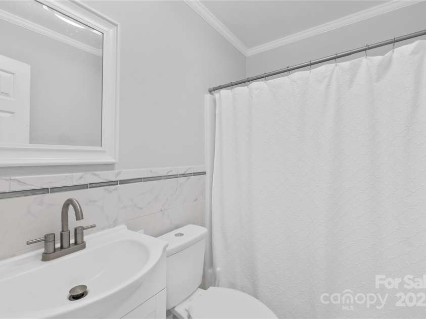 160 Pampas Lane, Mooresville, NC 28117.  MLS# CAR4284753, YatesRealty ID 31648. 