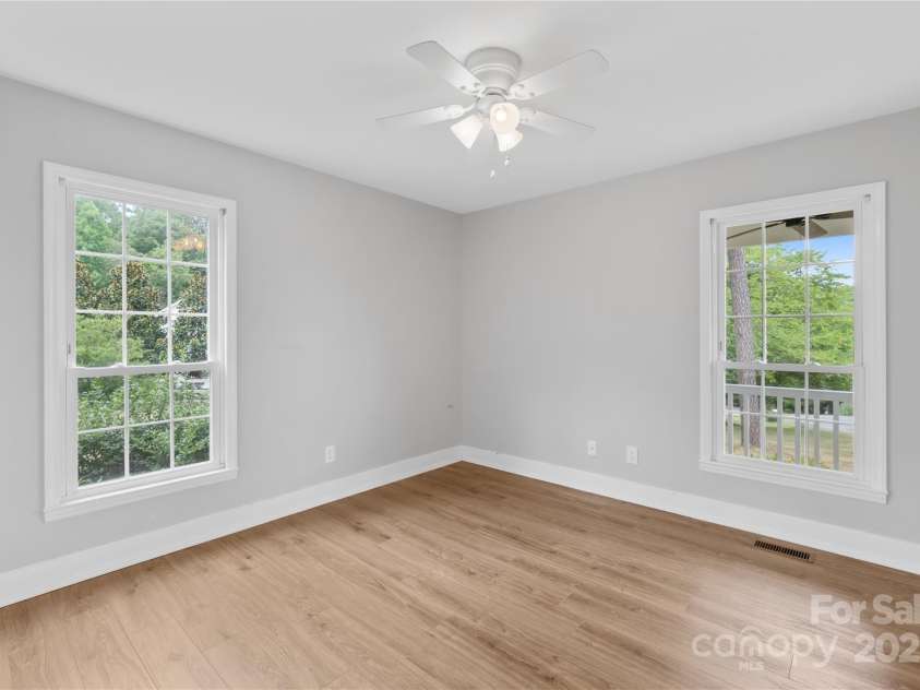 160 Pampas Lane, Mooresville, NC 28117.  MLS# CAR4284753, YatesRealty ID 31648. 
