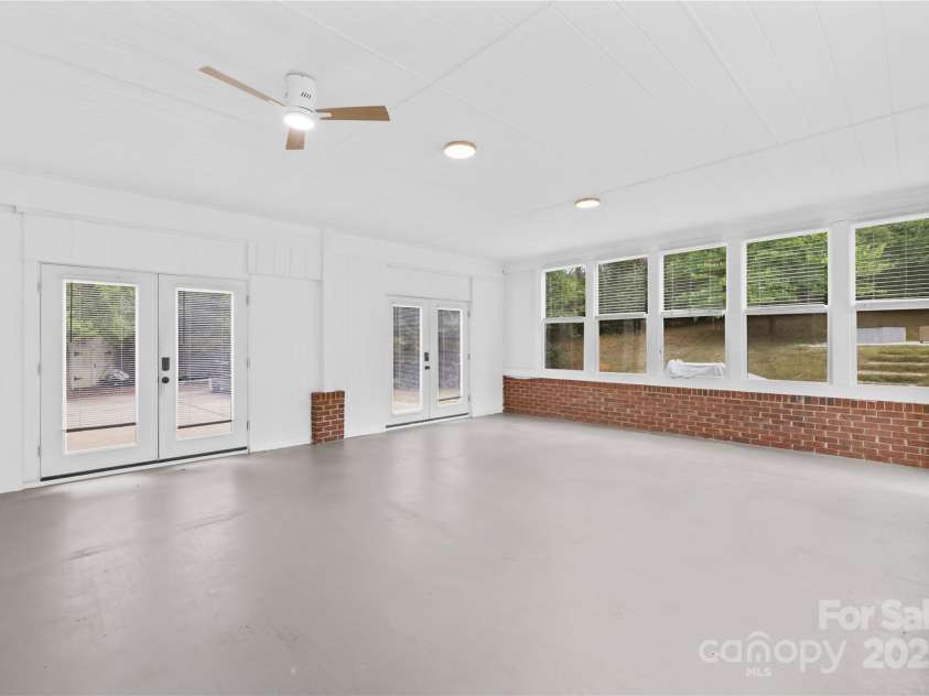 160 Pampas Lane, Mooresville, NC 28117.  MLS# CAR4284753, YatesRealty ID 31648. 