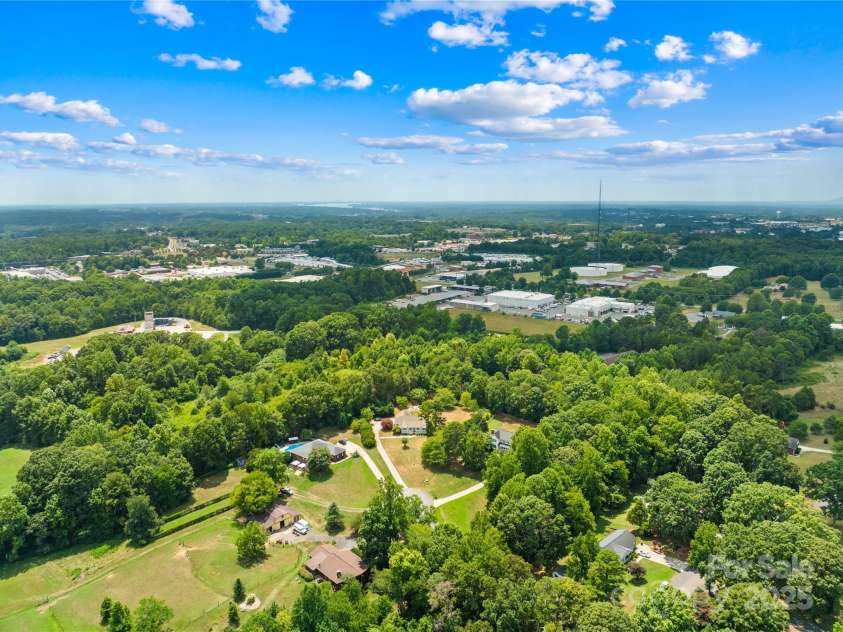 160 Pampas Lane, Mooresville, NC 28117.  MLS# CAR4284753, YatesRealty ID 31648. 