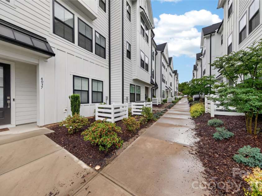4033 Polluck Way, Charlotte, NC 28209.  MLS# CAR4381585, YatesRealty ID 31648. Front Exterior