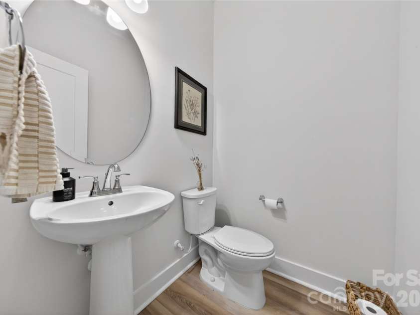 4033 Polluck Way, Charlotte, NC 28209.  MLS# CAR4381585, YatesRealty ID 31648. Main Level, Half Bathroom