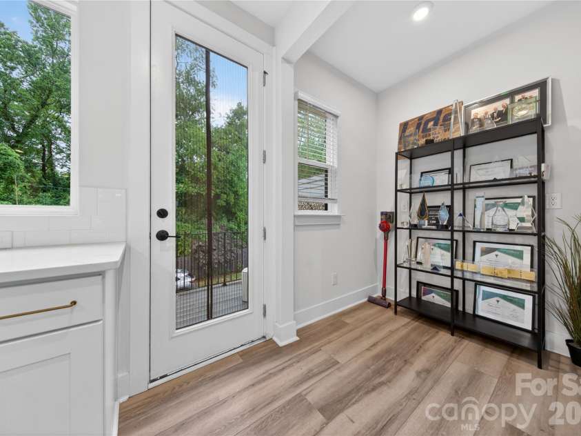 4033 Polluck Way, Charlotte, NC 28209.  MLS# CAR4381585, YatesRealty ID 31648. Step Out To A Peaceful