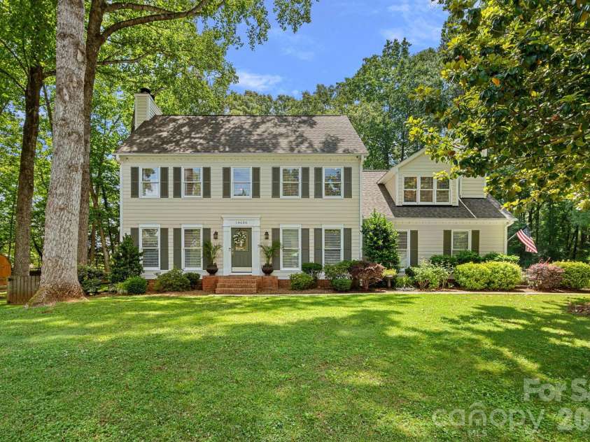 14636 South Brent Drive, Huntersville, NC 28078.  MLS# CAR4380788, YatesRealty ID 31649. 