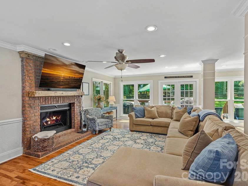14636 South Brent Drive, Huntersville, NC 28078.  MLS# CAR4380788, YatesRealty ID 31649. 